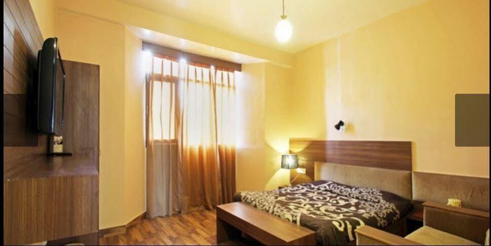 Itsy Hotels Crystal Palace With Valley View Shimla Dış mekan fotoğraf